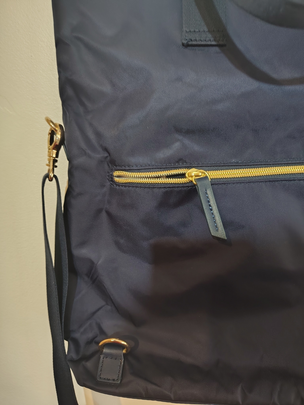 Samsonite Navy Convertible Backpack Tote with Gold Hardware 5 Ways to wear - Picture 5 of 9
